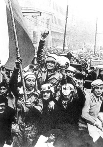 『チリの闘い』crowds