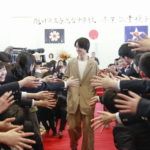 山﨑賢人が卒業式に！撮影した旭川の中学にサプライズ登場『羊と鋼の森』