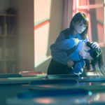 秋元真夏　怖過ぎ！誰かを痛めつけてる～！！！「ザンビ」場面写真が解禁