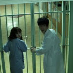 坂口健太郎、永野芽郁が逃げる『仮面病棟』