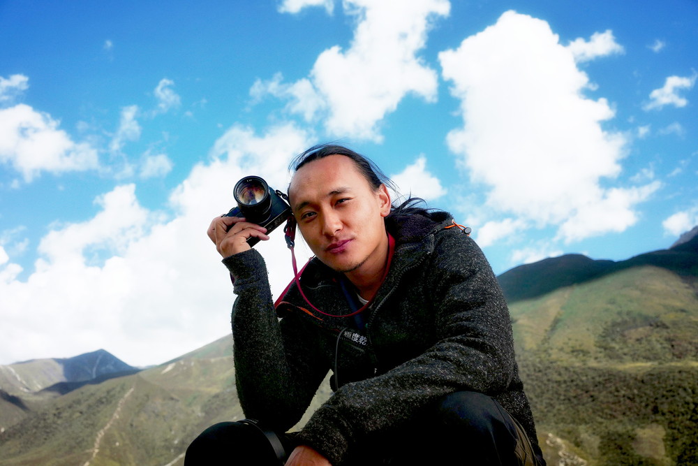 ブータン 山の教室_パオ・チョニン・ドルジ監督写真