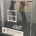 クレヨンしんちゃん30周年記念イベント「ひろしの靴下」展示