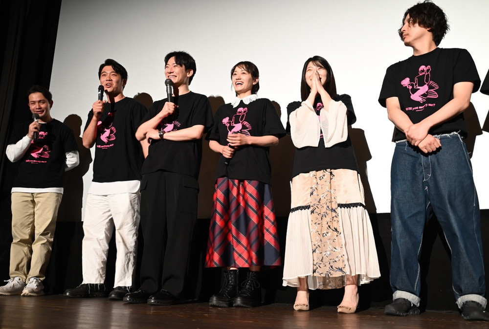 『結婚の報告』初日舞台挨拶