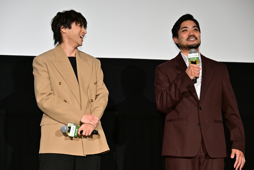 『木の上の軍隊』