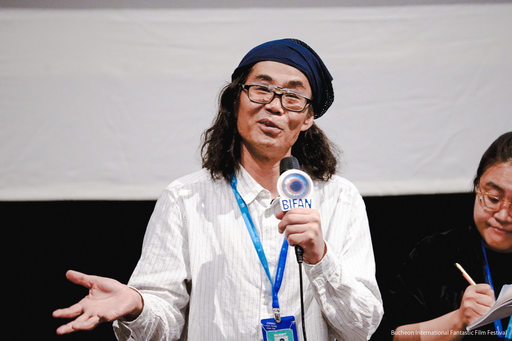 『遺書、公開』英監督プチョン登壇