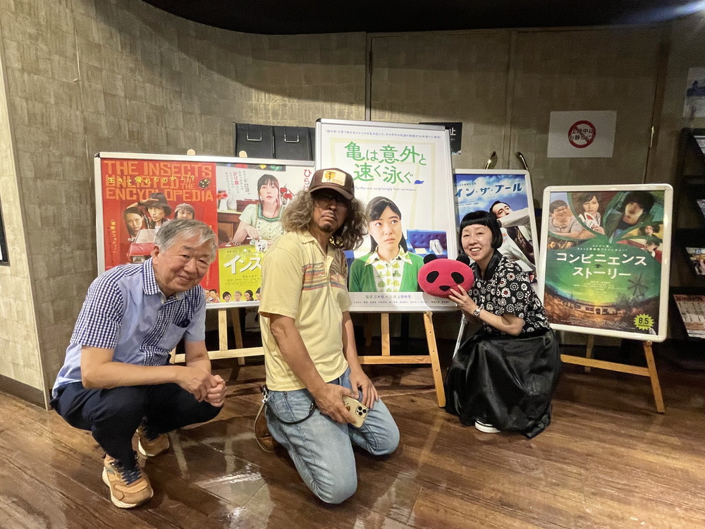 亀は意外と速く泳ぐ