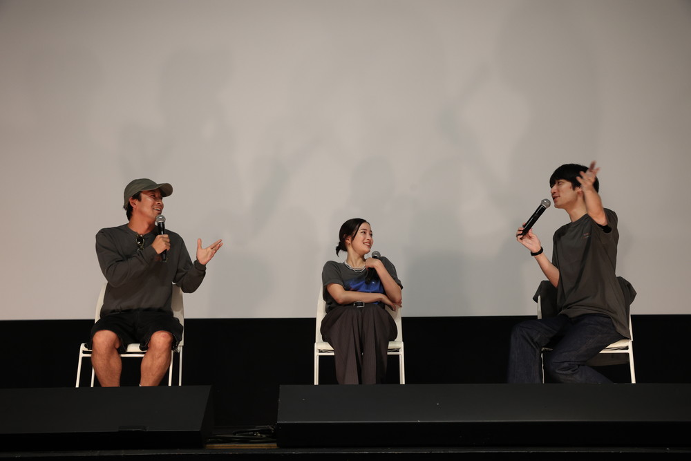 アット・ザ・ベンチ