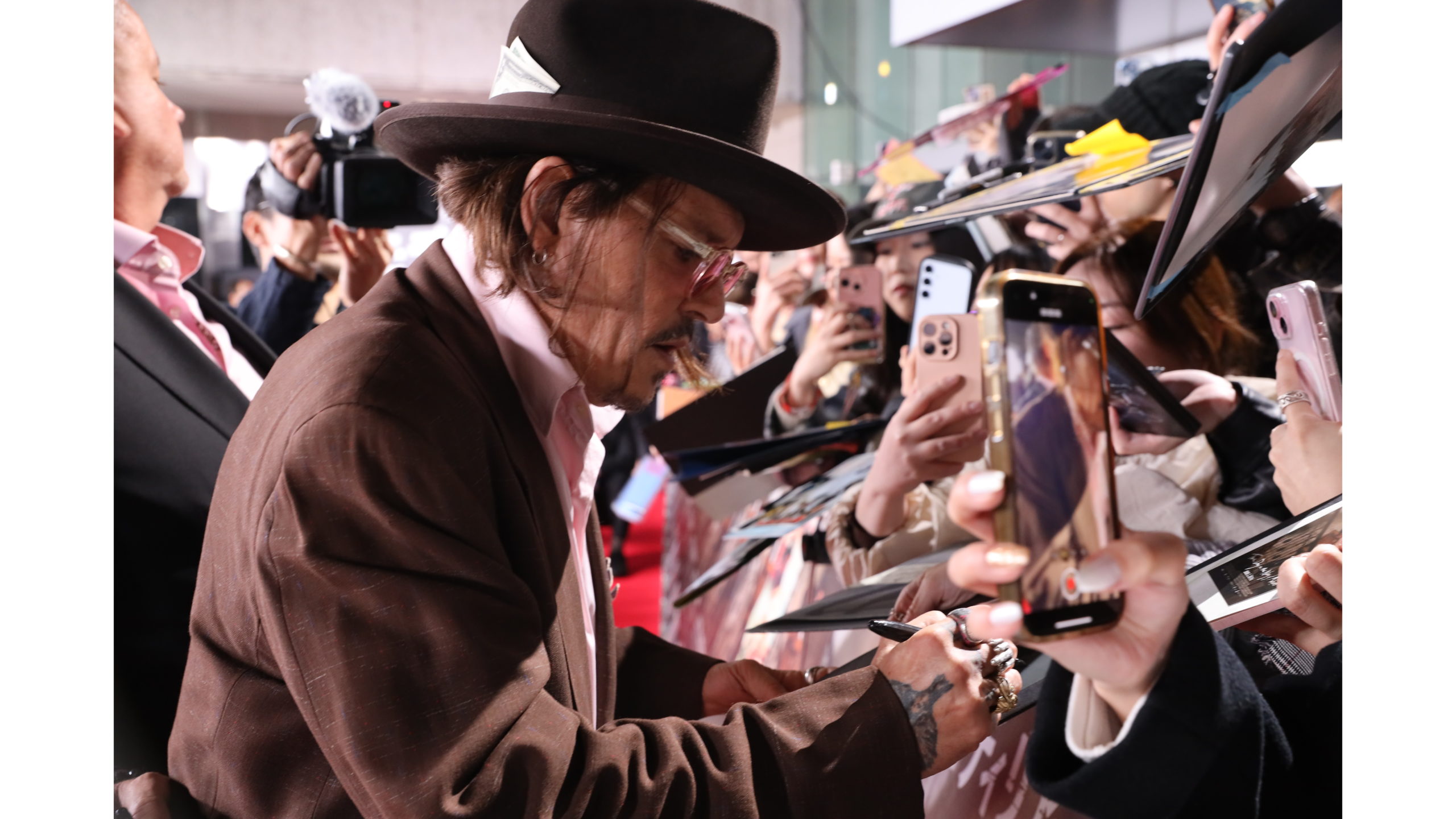 ジョニー・デップ 直筆サイン入り 生写真 モディリアーニ！レッド