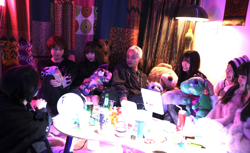 『東京逃避行』